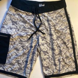 Huk board/ fishing shorts